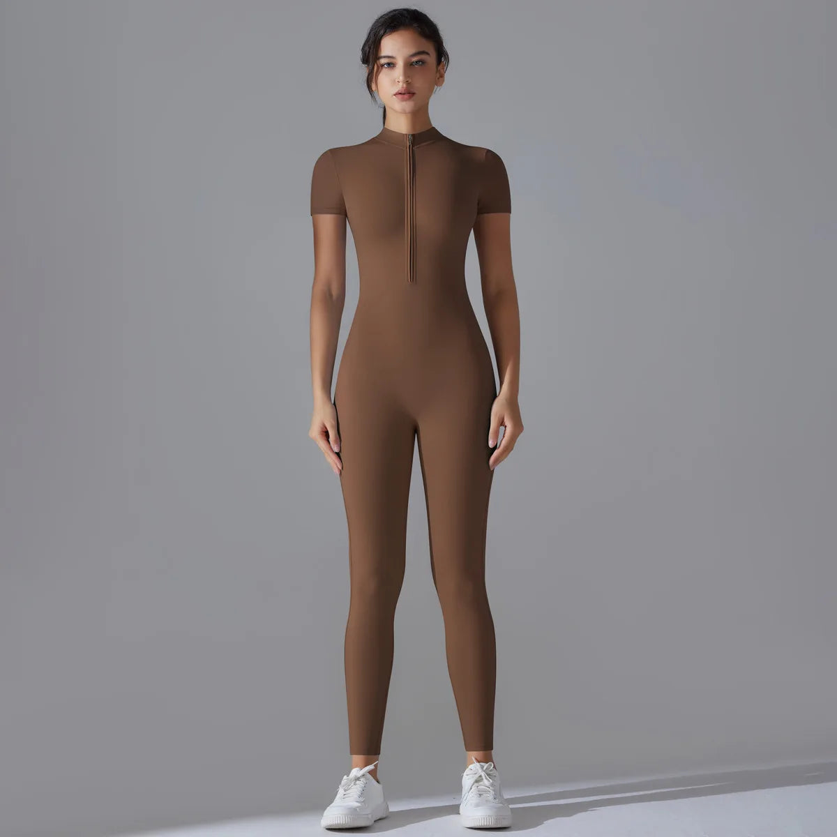 Combinaison Fitness Léa – Jumpsuit Respirant à Manches Courtes et Fermeture Éclair