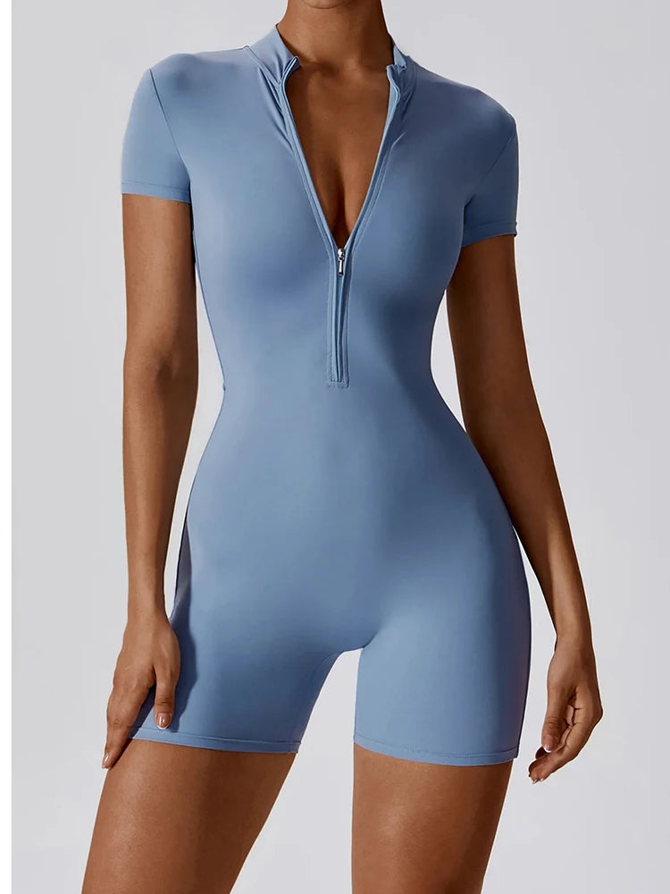 Combinaison Fitness Clara – Jumpsuit Court avec Fermeture Éclair
