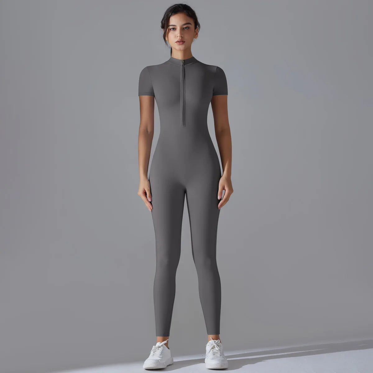 Combinaison Fitness Léa – Jumpsuit Respirant à Manches Courtes et Fermeture Éclair